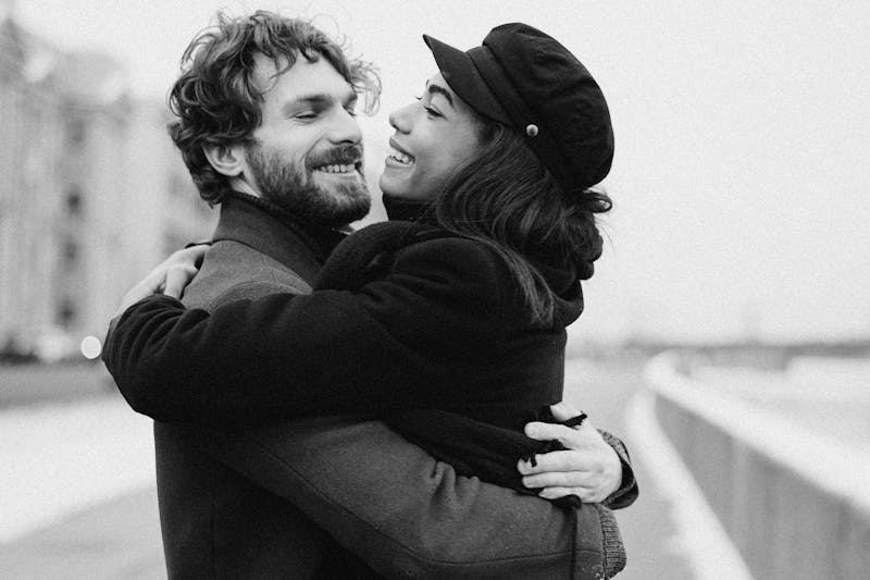 Couple talking openly to improve intimacy and strengthen relationship